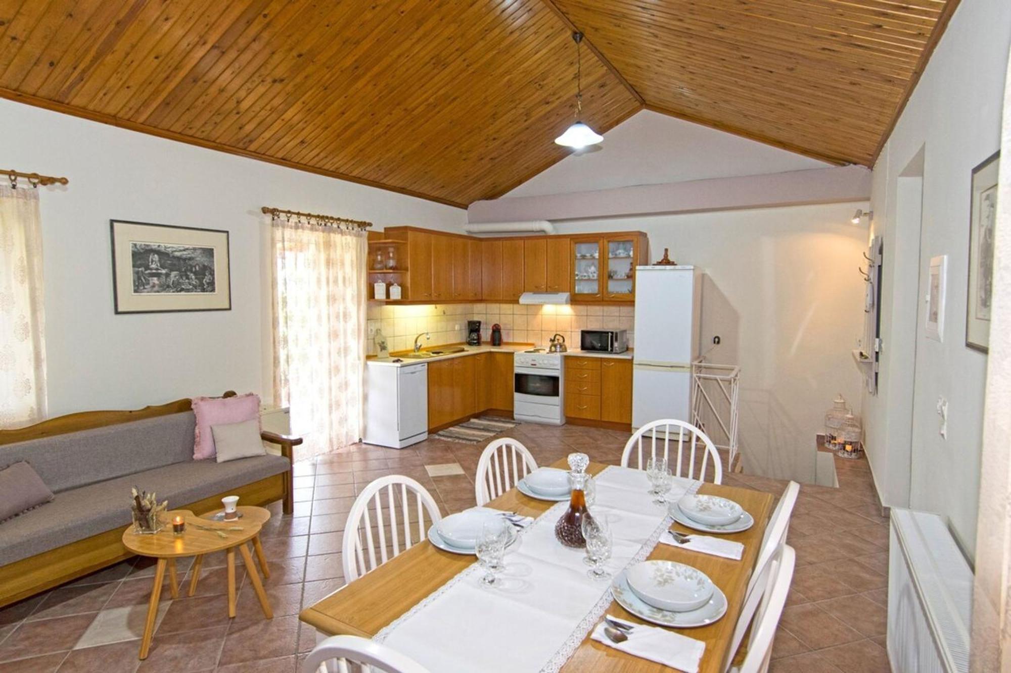 Aoria Traditional House With Stuning Mountain View Loulos ภายนอก รูปภาพ